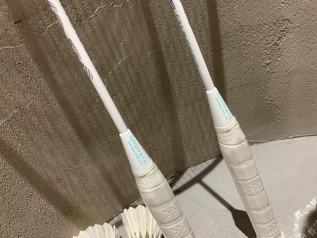 全新捡漏TF羽毛球拍超轻全碳素4U羽毛球拍 每个女孩都会心动的运动单品,质量杠杠的,超轻全碳羽毛球拍套装,羽毛球爱好者必入款,我们一起运动起来,放在家里也是一件 全新捡漏TF羽毛球拍超轻全碳素4U羽毛球拍 每个女孩都会心动的运动单品,质量杠杠的,超轻全碳羽毛球拍套装,羽毛球爱好者必入款,我们一起运动起来,放在家里也是一件